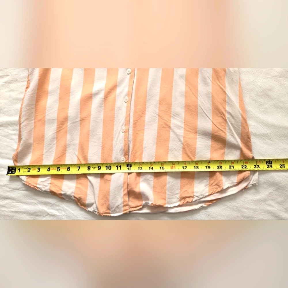 Peach and White Striped Short Pajama Set Size Medium - Picture 14 of 17